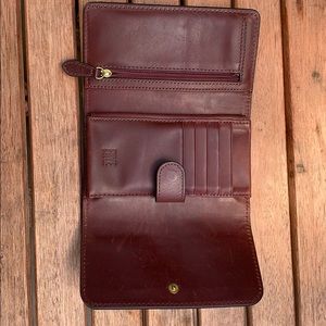 Frye wallet